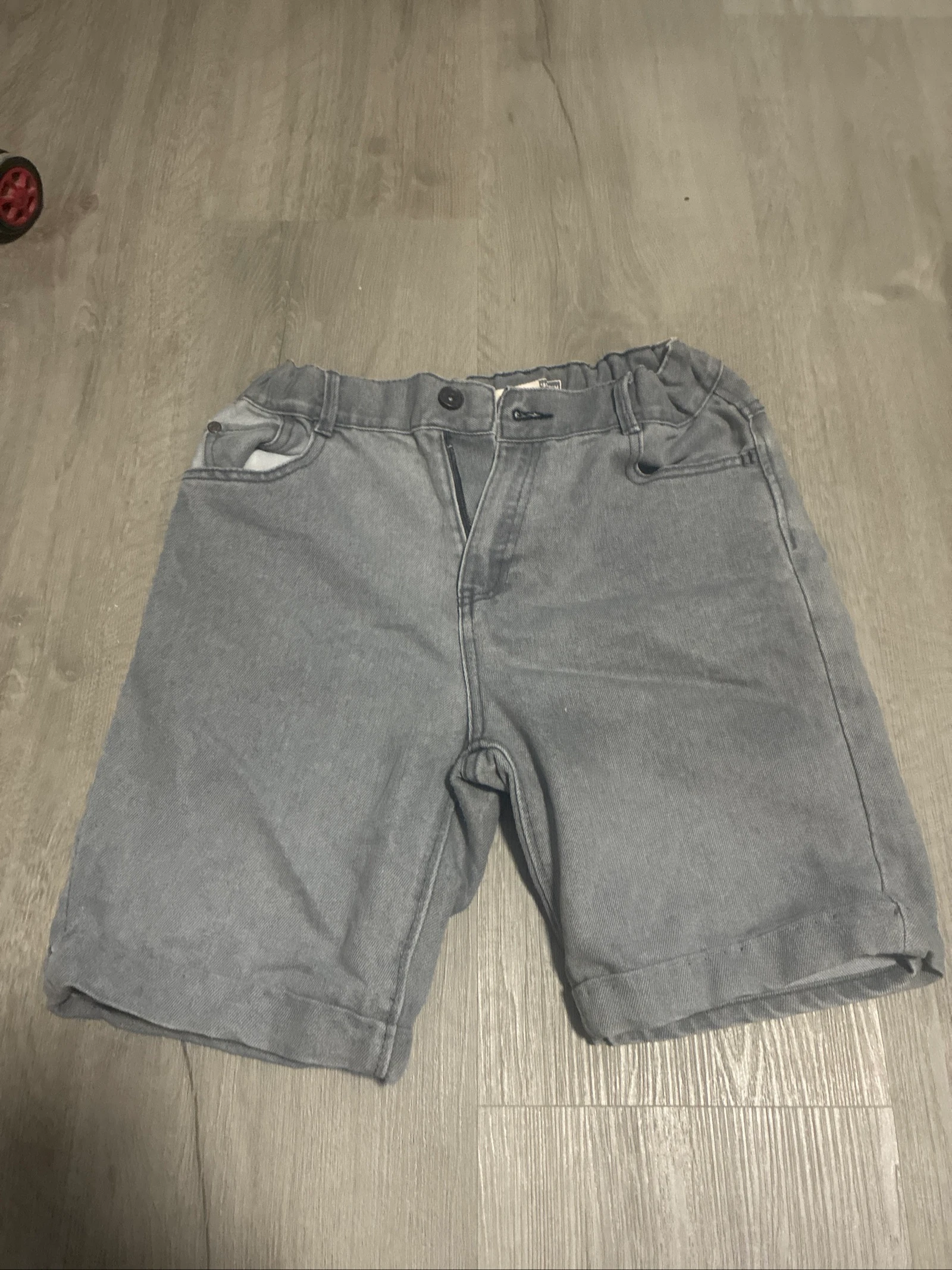 Pantalón vaquero gris 